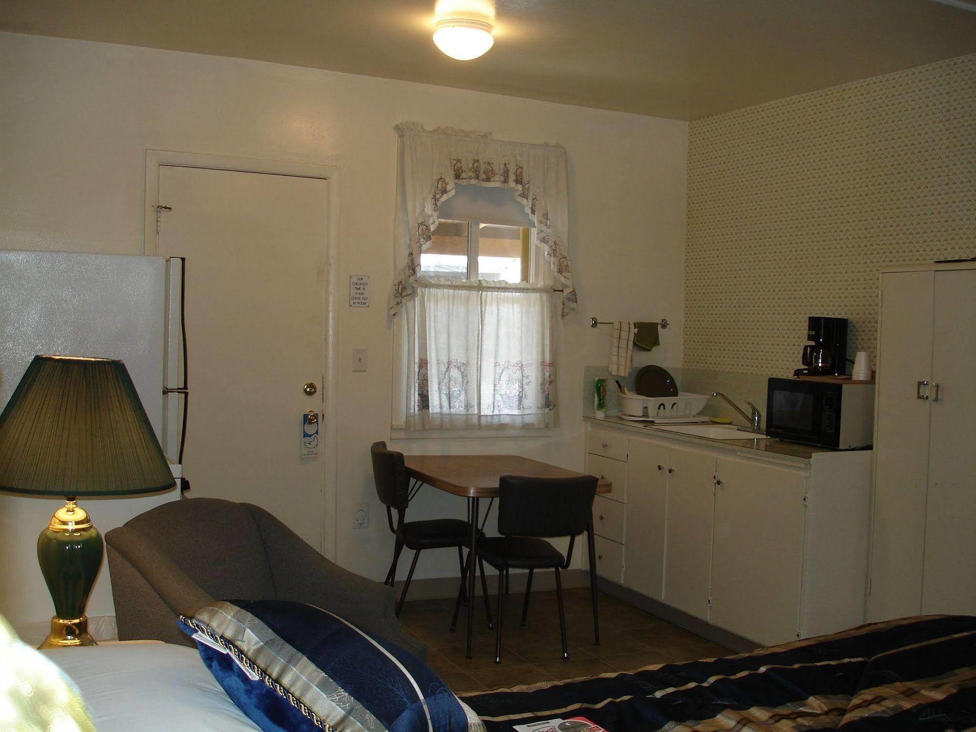 Modoc Inn Алтурас Екстериор снимка